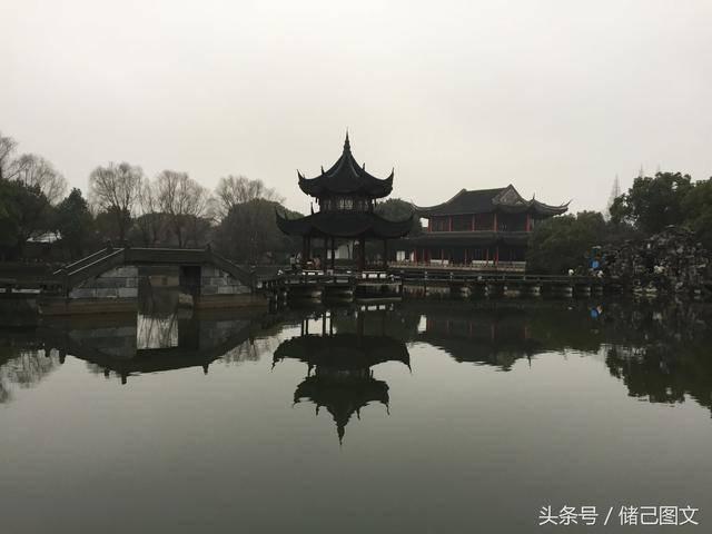一个圆柱是由()个面组成的? - 专业红迪网平台